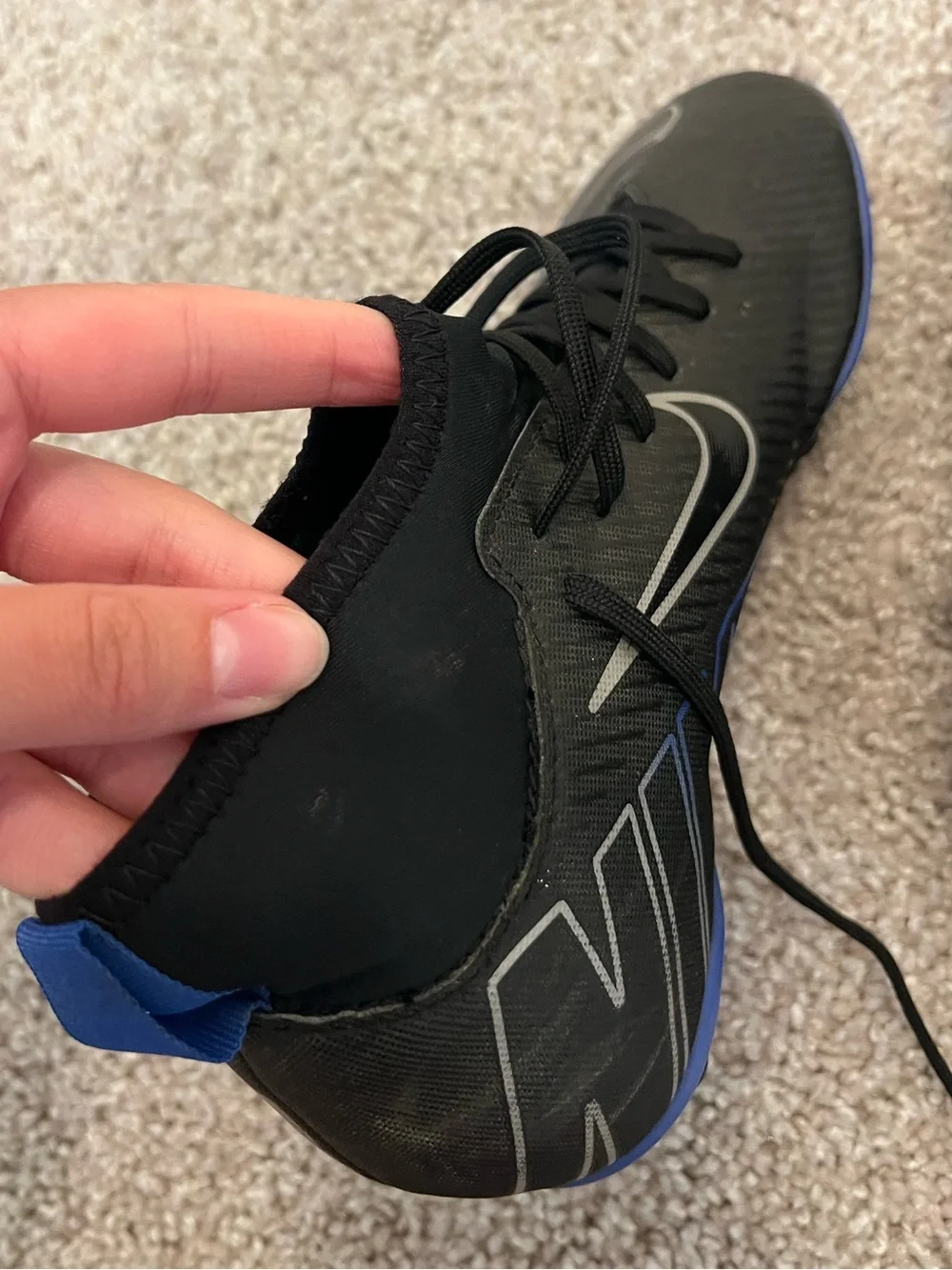 🔵NIKE: Boy size 5, Mercurial black & royal blue logo cleats w/ties, preowned🔵